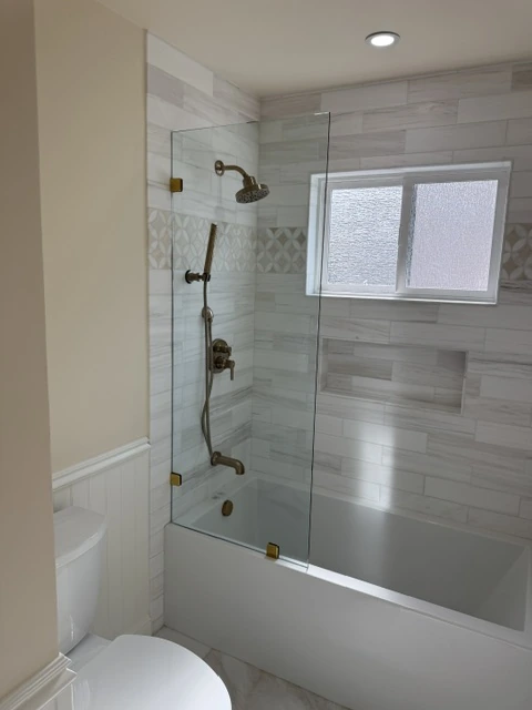 The tub and shower after remodeling